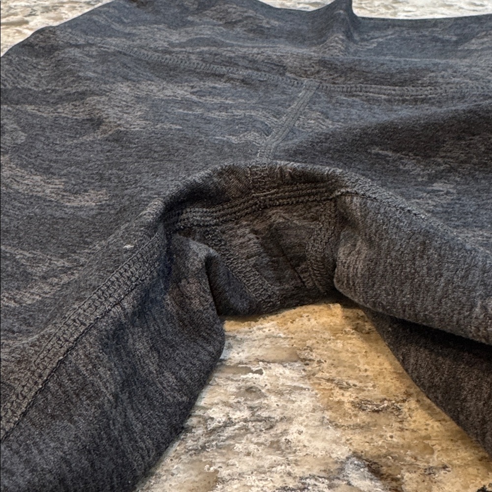 Vuori Clean Elevation Camo Leggings Black Gray Small S - Picture 7 of 13